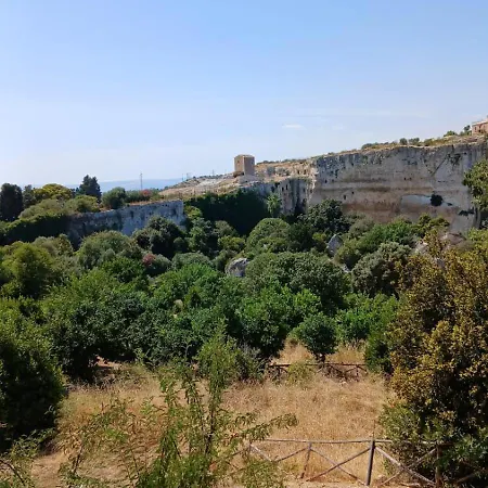 Casa Teatro Greco - 50m Dal Teatro Greco - Vicino Ospedale Syracuse